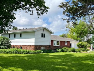 74461 410th St, Bird Island, MN 55310
