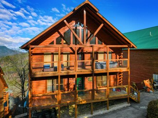 950 Black Bear Cub Way, Pigeon Forge, TN 37862