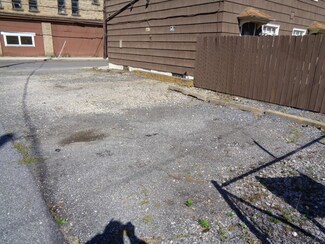 22 4th St, Johnstown, PA 15909