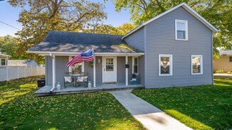 25 W Main St, Amboy, IL 61310