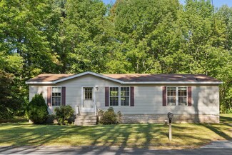 818 Branch Rd, Wells, ME 04090