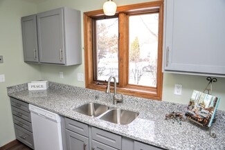 905 Vernon Ave, Madison, WI 53714