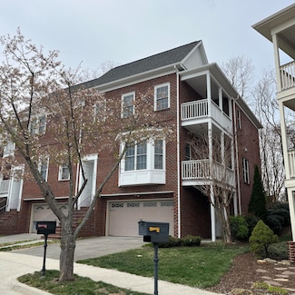 3825 Colonial Green Cir SW, Roanoke, VA 24018