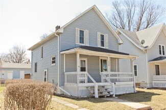 1329 Hinkley Ave NW, Cedar Rapids, IA 52405