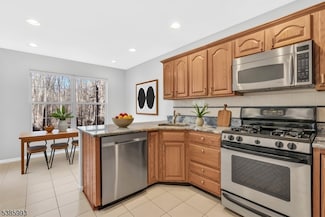 45 Washington Ct Unit 13B, Towaco, NJ 07082