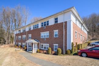 17 Fordyce Ct Unit 2, New Milford, CT 06776