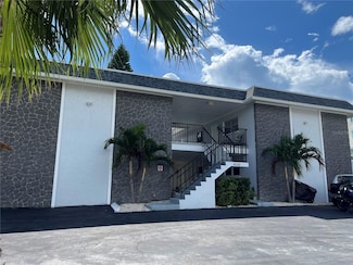 430 Larboard Way Unit 6, Clearwater Beach, FL 33767