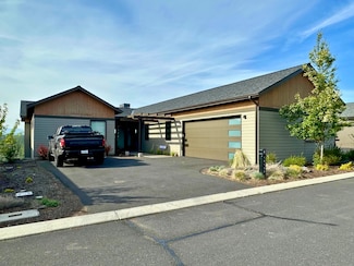 19135 Gateway Loop, Bend, OR 97702