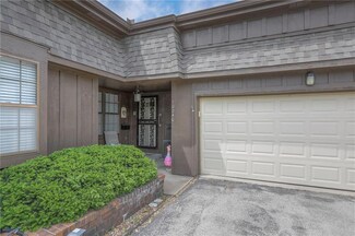 10240 Locust St, Kansas City, MO 64131
