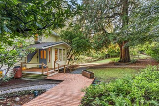 1221 NE 140th St, Seattle, WA 98125