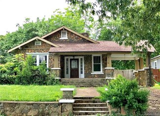 315 Wesley Heights Way, Charlotte, NC 28208