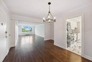 18-65 211th St Unit 5A, Bayside, NY 11360