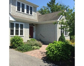 46 Prince Snow Cir, Mattapoisett, MA 02739