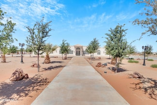 5100 Powder River Ln, El Paso, TX 79938