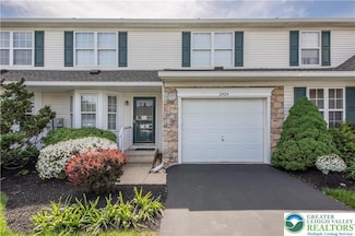 2404 Patriots Ln, Easton, PA 18040