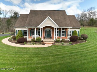 69 Brentwood Cir, Bloomsburg, PA 17815