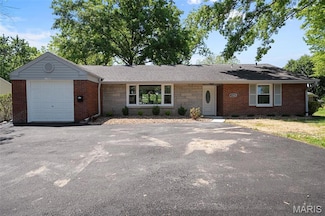 11922 Big Bend Rd, Saint Louis, MO 63122