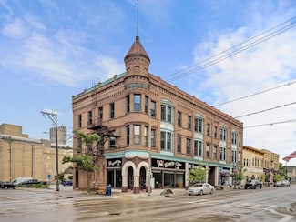 921 S 8th St, Manitowoc, WI 54220