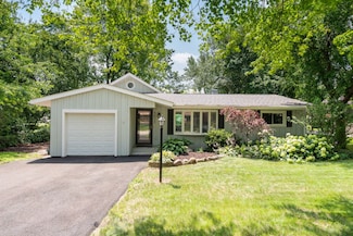 3011 Killarney Dr, Cary, IL 60013