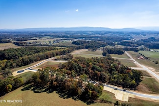 911121 Sophie Dr, Greenback, TN 37742