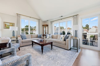 77 Havemeyer Ln Unit 420, Stamford, CT 06902