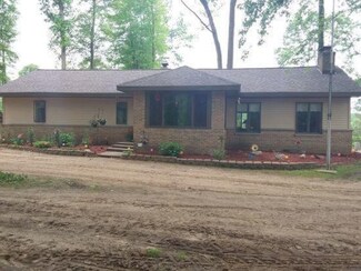29041 10th Ave, Gobles, MI 49055