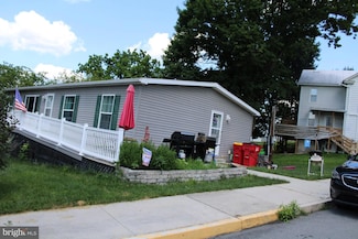 12 Broad St, Newville, PA 17241
