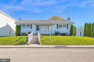122 S Orange St, New Oxford, PA 17350