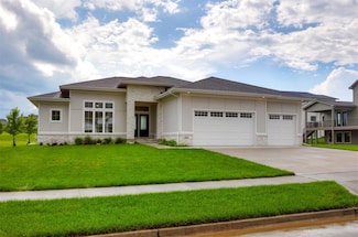 4732 162nd St, Urbandale, IA 50323