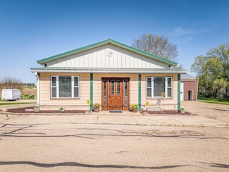 617 N Stanton St, Davis, IL 61019