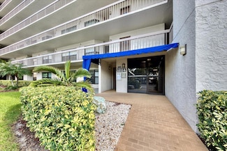 1324 Pasadena Ave S Unit 204, South Pasadena, FL 33707