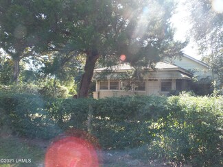 913 Seaside Rd, Saint Helena Island, SC 29920