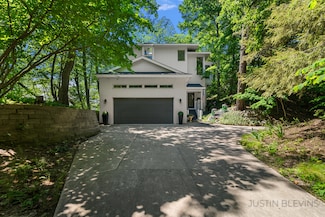 17531 Mountain Plat Dr, Grand Haven, MI 49417