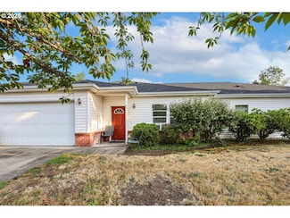 945 W 17th Ave, Junction City, OR 97448