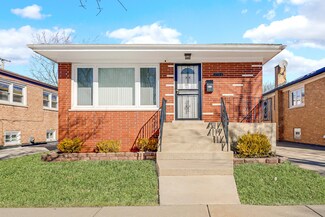 3704 W Pippin St, Chicago, IL 60652