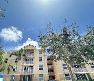 519 E Sheridan St Unit 2032, Dania, FL 33004