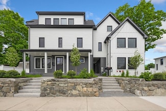 148 Myrtle St Unit 4, Melrose, MA 02176
