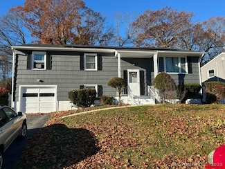 144 Hilltop Ln, West Haven, CT 06516