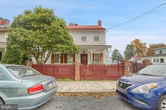 46 N King St, Annville, PA 17003