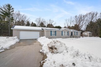 1236 Division St, Cheboygan, MI 49721