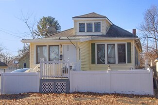 28 Nathaniel St, Springfield, MA 01109