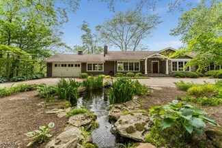 12 Woodland Rd, Pittstown, NJ 08867