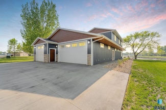 6639 Peninsula Ln, Wentworth, SD 57075