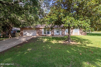 13128 Hanover Dr, Ocean Springs, MS 39564