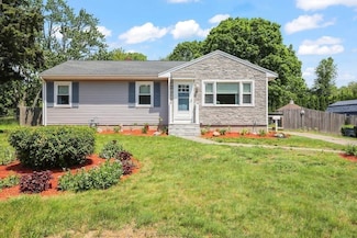 51 Stevens Rd, Swansea, MA 02777