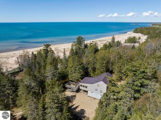 8069 U S 2, Hudson Township, MI 49762