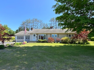 25 Davis St, Turners Falls, MA 01376