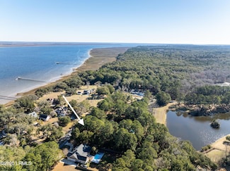 213 Old Plantation Dr W, Beaufort, SC 29907