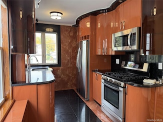 713 Yonkers Ave Unit 2, Yonkers, NY 10704