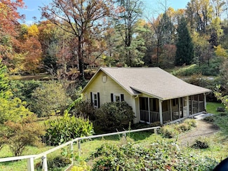 250 Lockhart Rd, Tryon, NC 28782